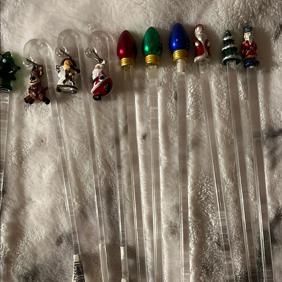 17 Christmas Themed Stir Sticks - Picture 4 of 9